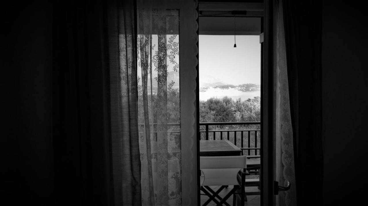 Victoria'S Summer House Lixouri Exterior foto